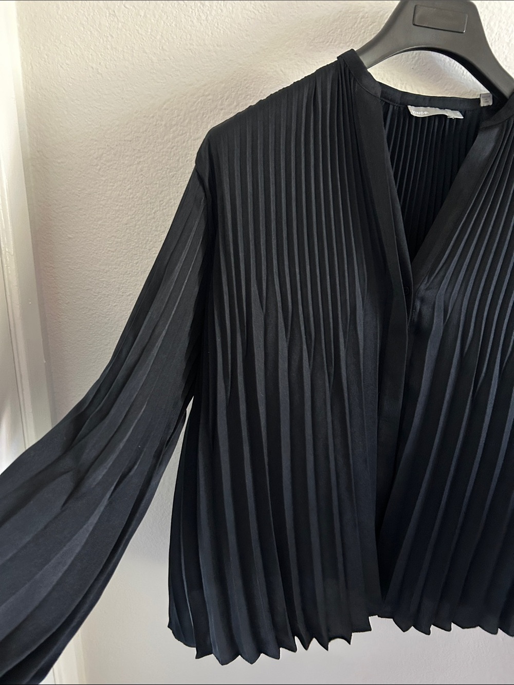 Vince Black Pleated Blouse size S - Picture 2 of 7